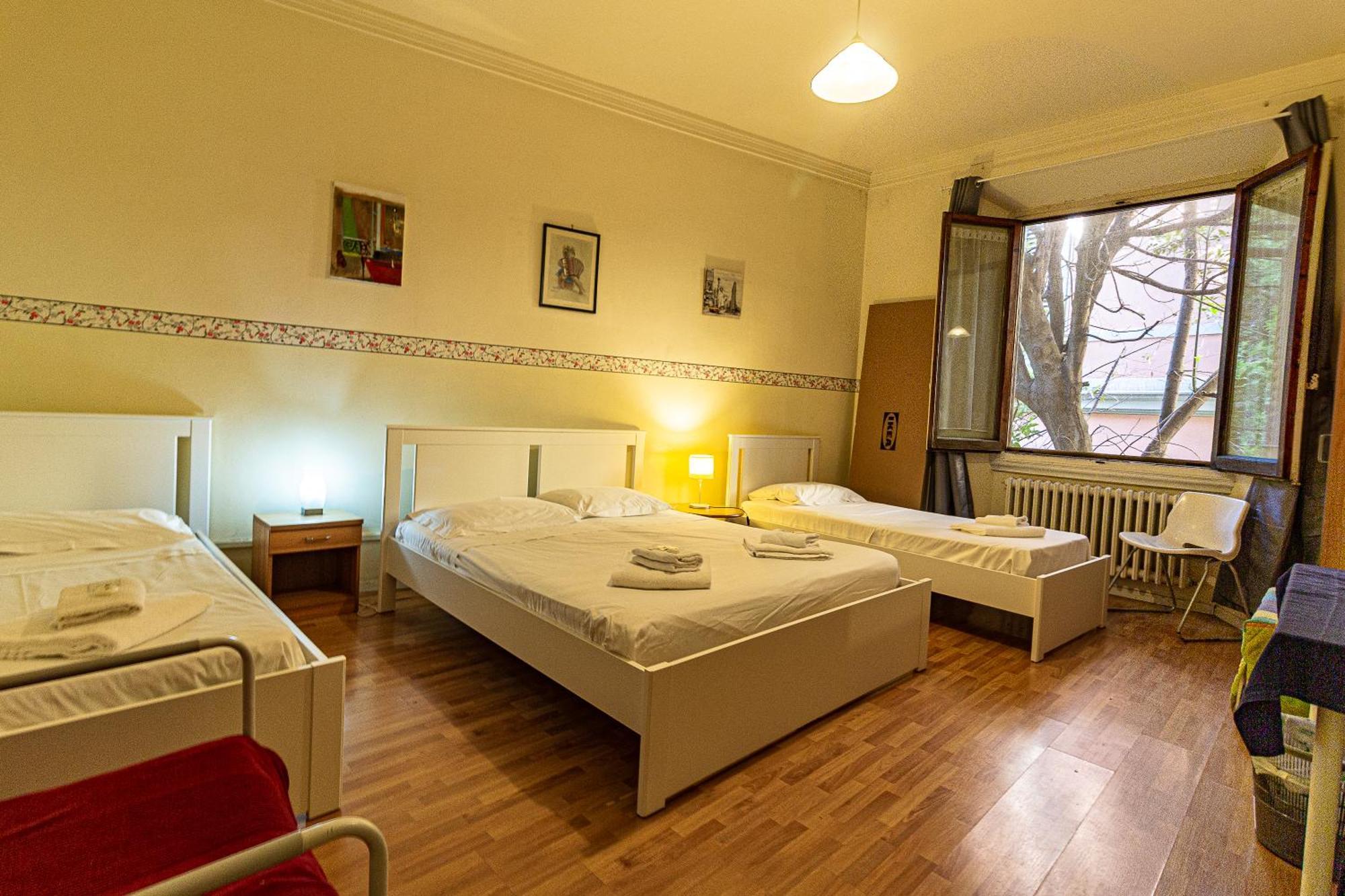 Camera Quadrupla Economy con Bagno in Comune